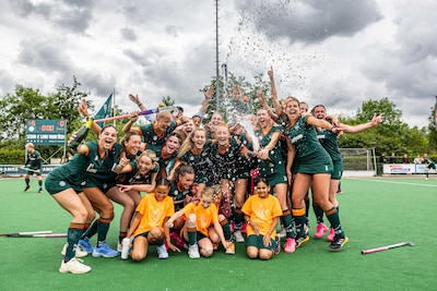 Tranen om afwijzing maakten plaats voor champagne: Sophie (19) leidt Barendrecht naar titel