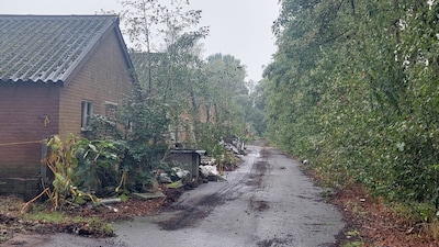 Gemeente Someren wil voormalige stallen in Lierop slopen na brand en resten drugslab