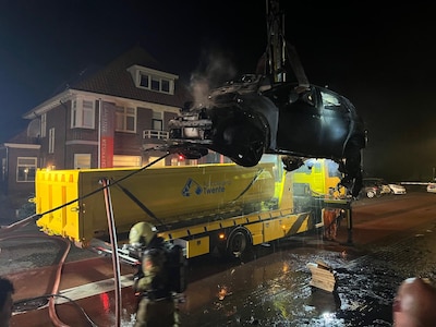 Na lange nacht verdwijnt Rubens auto in een dompelbak