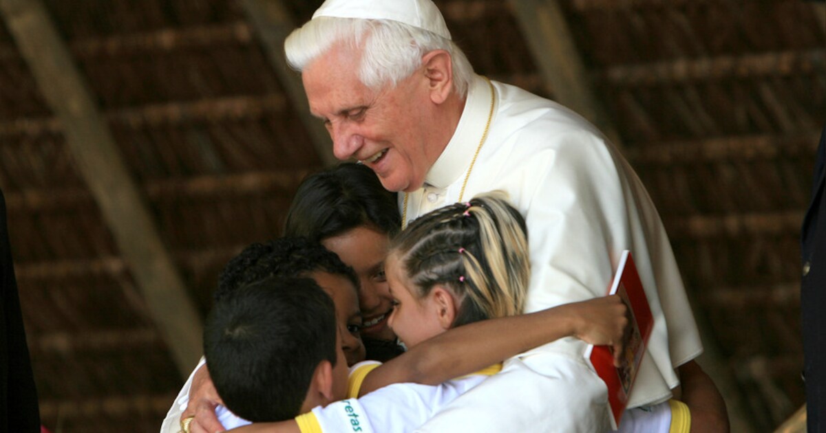 Vijf keer Lucky TV over paus Benedictus XVI | Nieuws | AD.nl