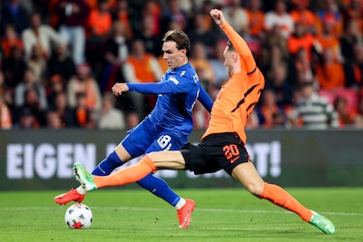 Teun Koopmeiners van rechtsbuiten naar verdediger in Oranje: ‘Dit ziet er niet lekker uit op TikTok’