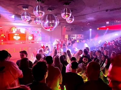 PSV-selectie viert 27ste landstitel in besloten kring, met Jerdy Schouten erbij