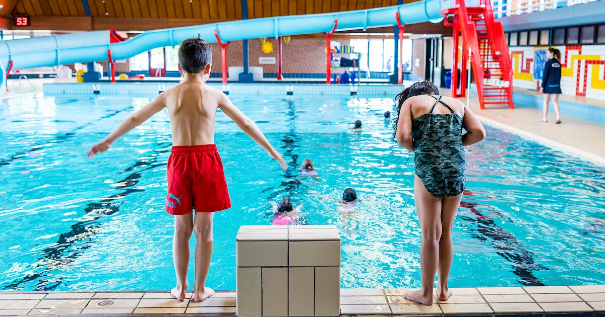 Zwembadbezoek Zuidplas sterk gestegen, minder buitenzwemmers