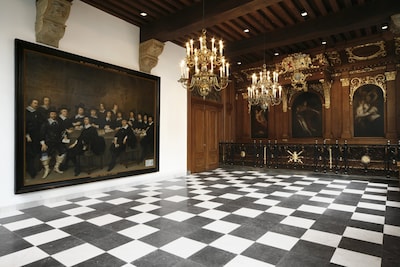 (Video) Binnenkijken in het oudste stadhuis van Den Haag