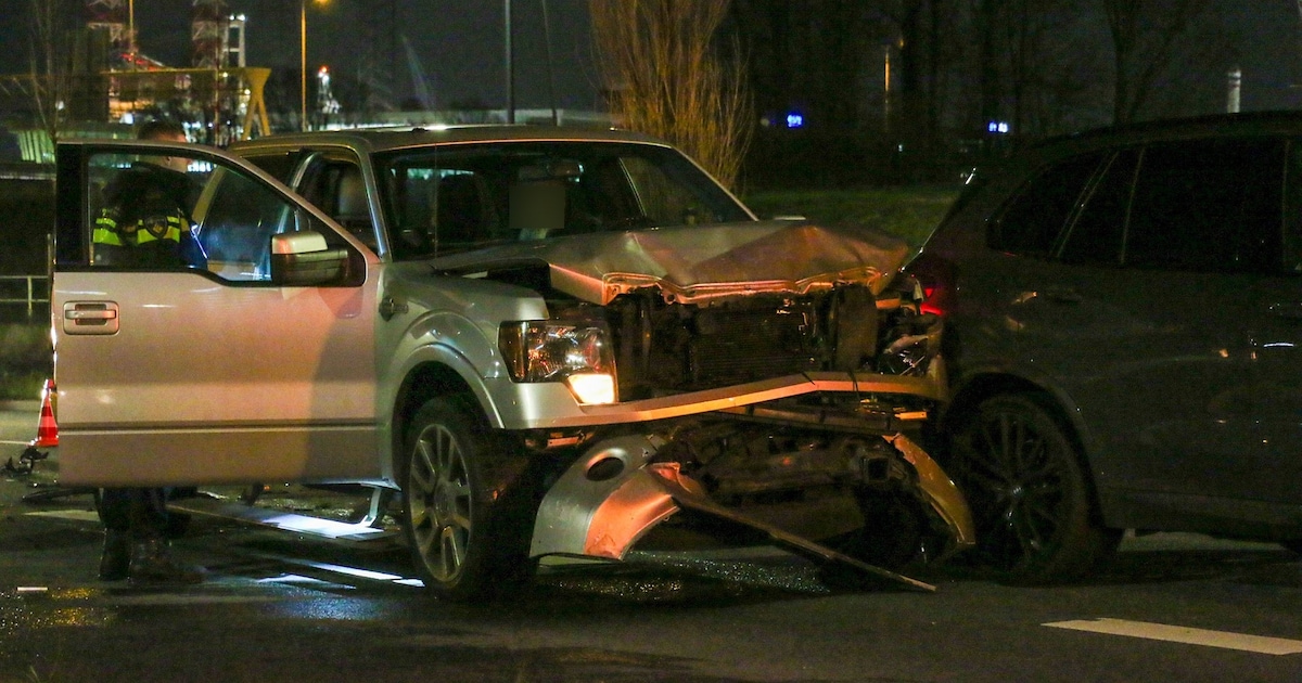 Flinke schade na botsing in Vlaardingen