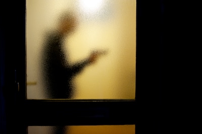 Verdachte heftige woningoverval Rijswijk wil zorgopleiding oppakken, maar blijft vastzitten