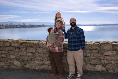 Femke (31) reist al jaren de wereld rond, maar nu met peuter en baby: ‘Wij reizen met hén mee, niet 