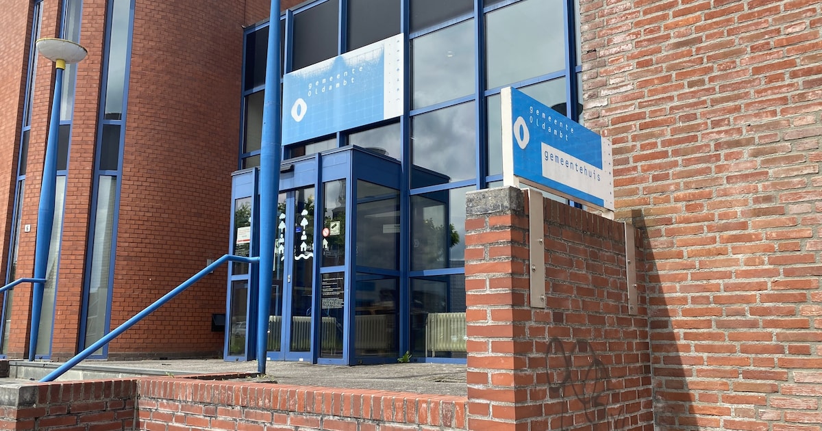 Ingang gemeentehuis Oldambt weer open na herstelwerk
