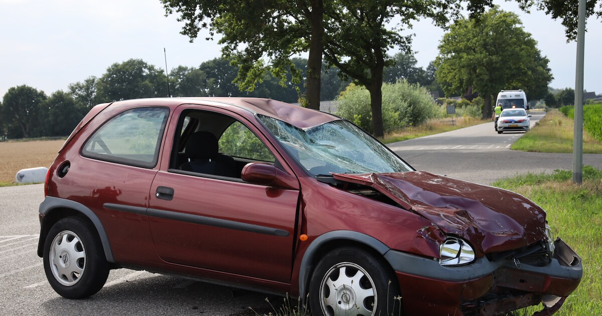 Motorrijder ernstig gewond bij botsing met auto op de Ringbaan in Milsbeek