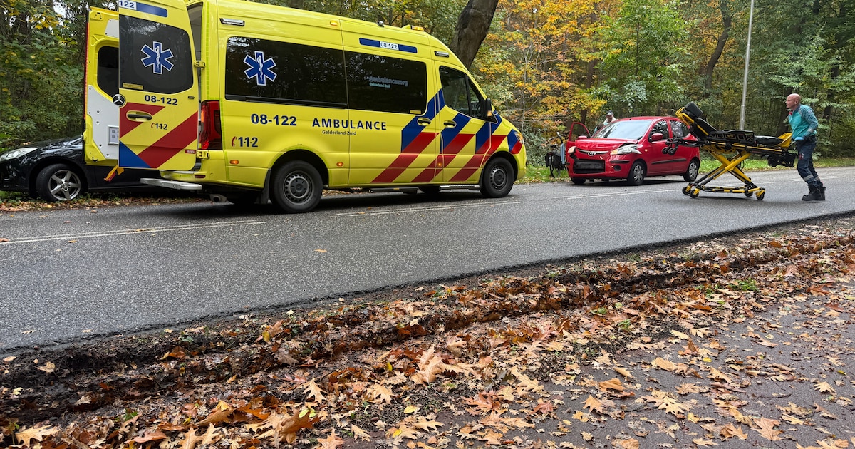 Gewonde bij kop-staartbotsing op de Scheidingsweg in Nijmegen