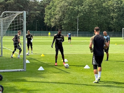 Vitesse traint met nagenoeg fitte selectie • doelman Bodak nog altijd op proef