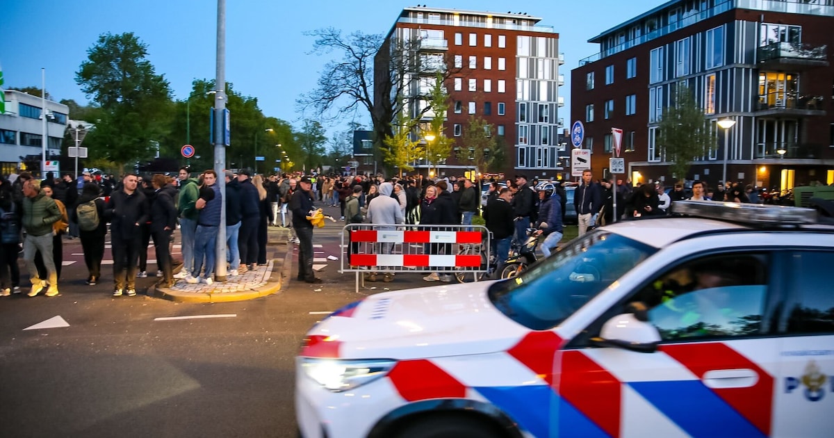 Vuurwerk afgestoken en noodbevel bij nieuwe demonstratie in Loosdrecht