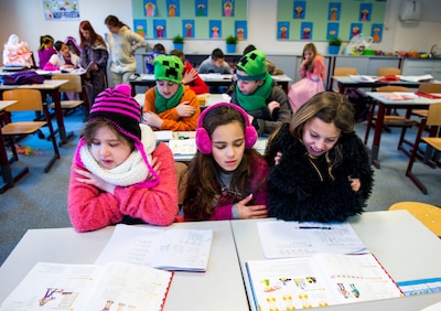 Moeten kinderen straks koukleumen in de klas door stroomtekort in Nissewaard?