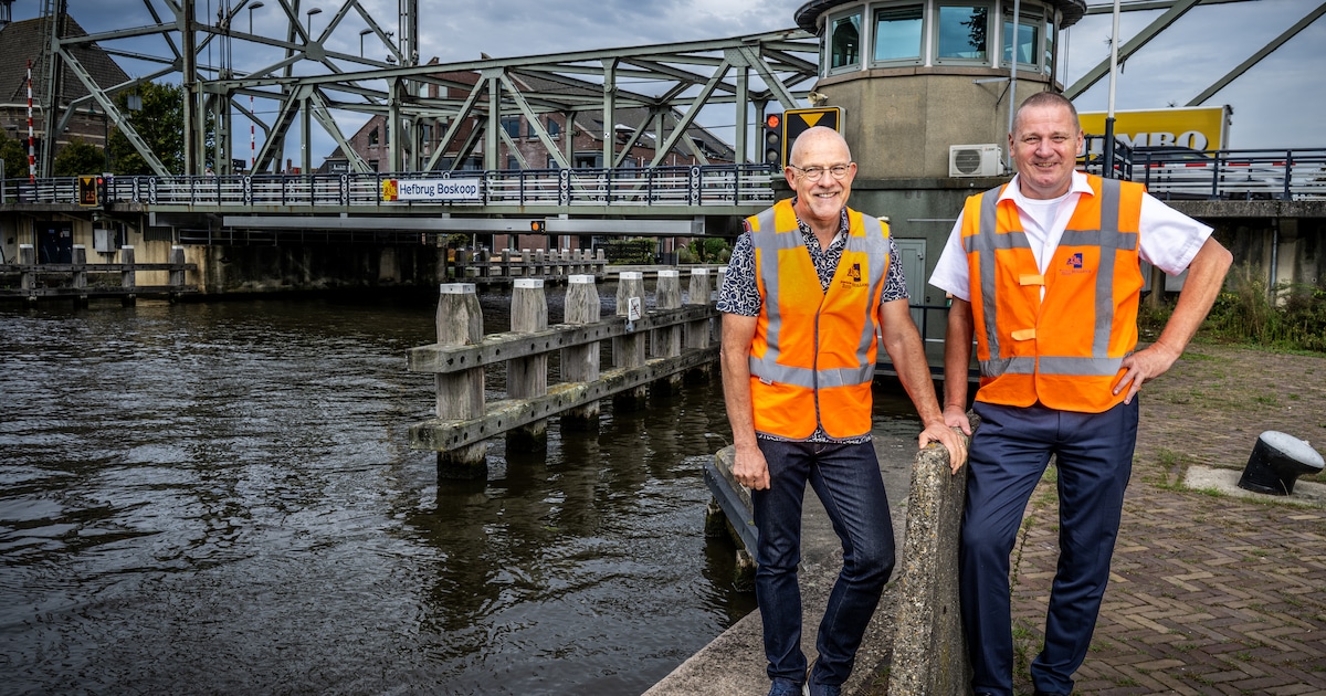 Iconische brug of economische ramp: brugwachter Cor opent expo over 90-jarig ‘baken van Boskoop’