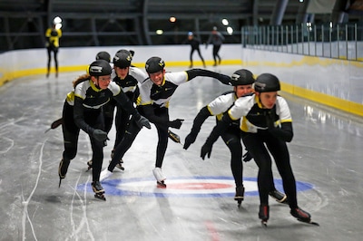 Bij deze Hoeksche Waards schaatsclub heerst elke winter ijskoorts: ‘Jong en oud blijft het leuk vind