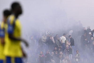 Poll | Gewonden in voetbalstadion: moeten we stoppen met uitsupporters?