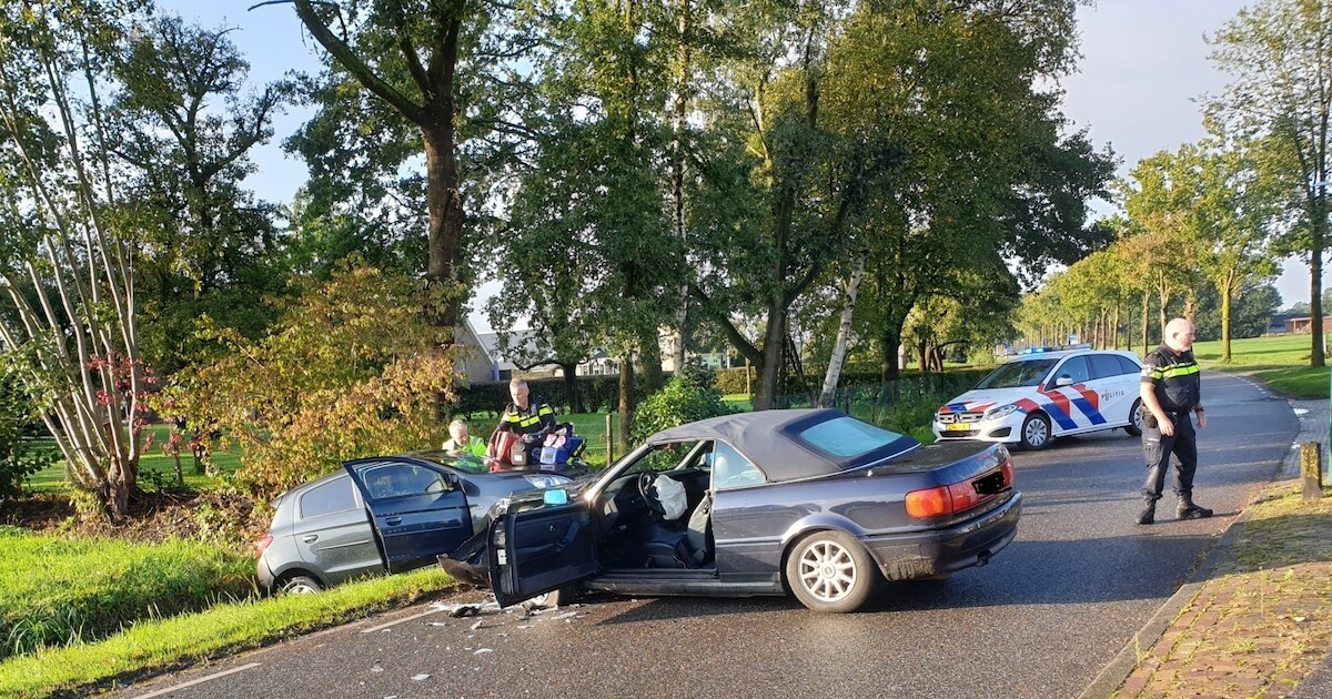 Vrouw door brandweer uit auto bevrijd na botsing in Stoutenburg