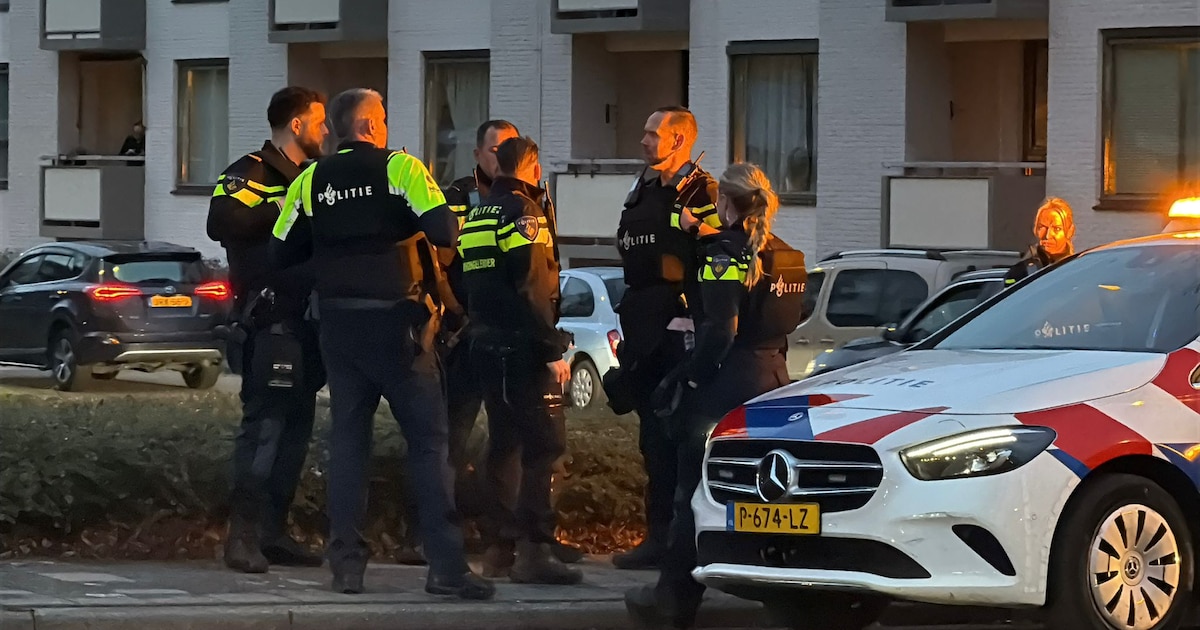 Meerdere keren op de grond geschoten tijdens bruiloftsstoet in Maastricht: Twee aanhoudingen en auto