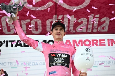 Arensman strijdt in slotweekend om podiumplek, Vingegaard ruim aan de leiding