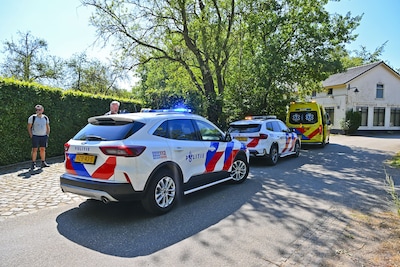 Fietser raakt gewond bij botsing met auto op versmalling in Valkenswaard