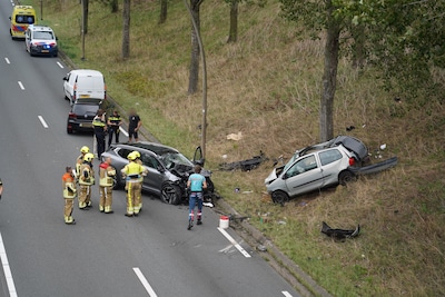 Ernstig ongeluk sluit A325 in beide richtingen af