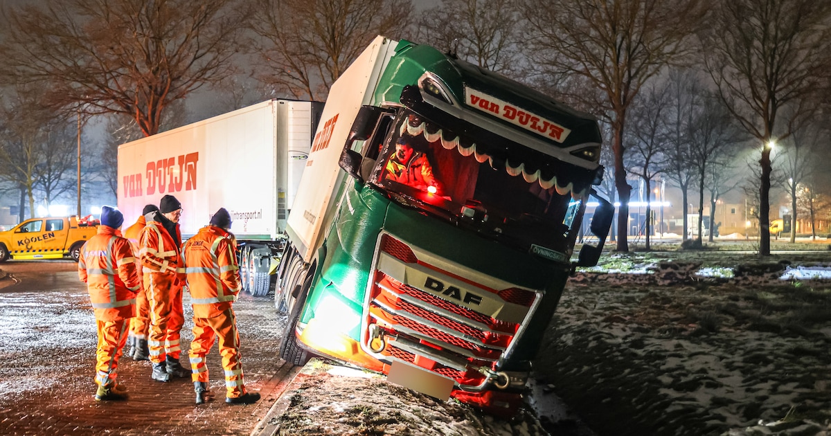 Code rood in noorden wegens gevaarlijk gladde wegen door ijzel ...