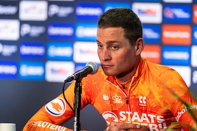 Geen teleurstel­ling, maar trots bij Van der Poel na brons op WK: ‘Want ik heb gereden zoals ik wilde’