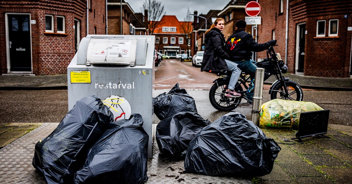 Dordtenaren klagen steeds massaler via Fixi-app over afval ...