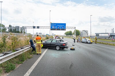 Drie rijstroken van A4 afgesloten na ongeval bij knooppunt Benelux in Rotterdam