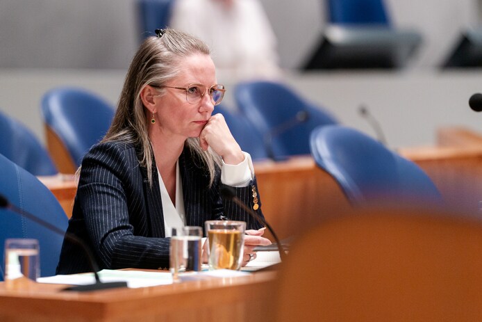 Minister zijn valt Fleur Agema zwaar: ze raakt steeds meer geïsoleerd ...
