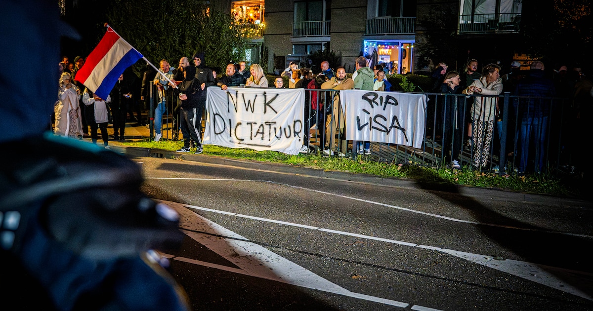 Enorme politiemacht op de been vanwege protest tegen vluchtelingenopvang in Nieuwerkerk