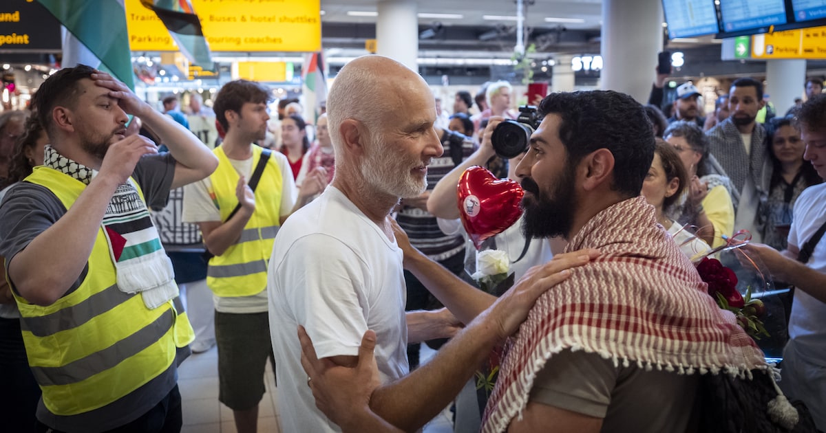 Activisten van Gazavloot terug in Nederland: ‘Acht uur op mijn knieën gezeten met de handen op mijn 