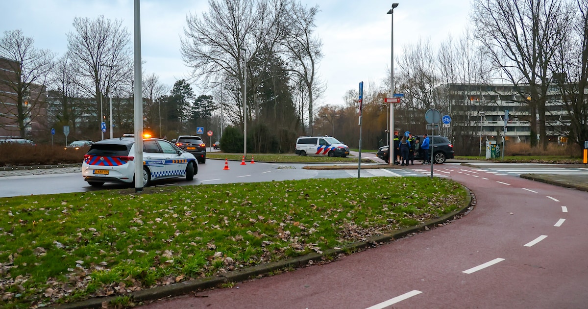 Fatbiker gewond na botsing met auto op de Couwenhoekseweg in Capelle aan den IJssel