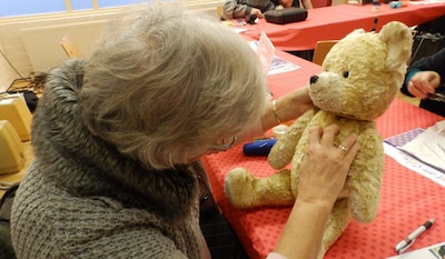 Repair Café Zevenaar geeft spullen een tweede kans