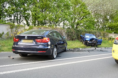 Gewonden bij frontale botsing in Malden: weg afgesloten
