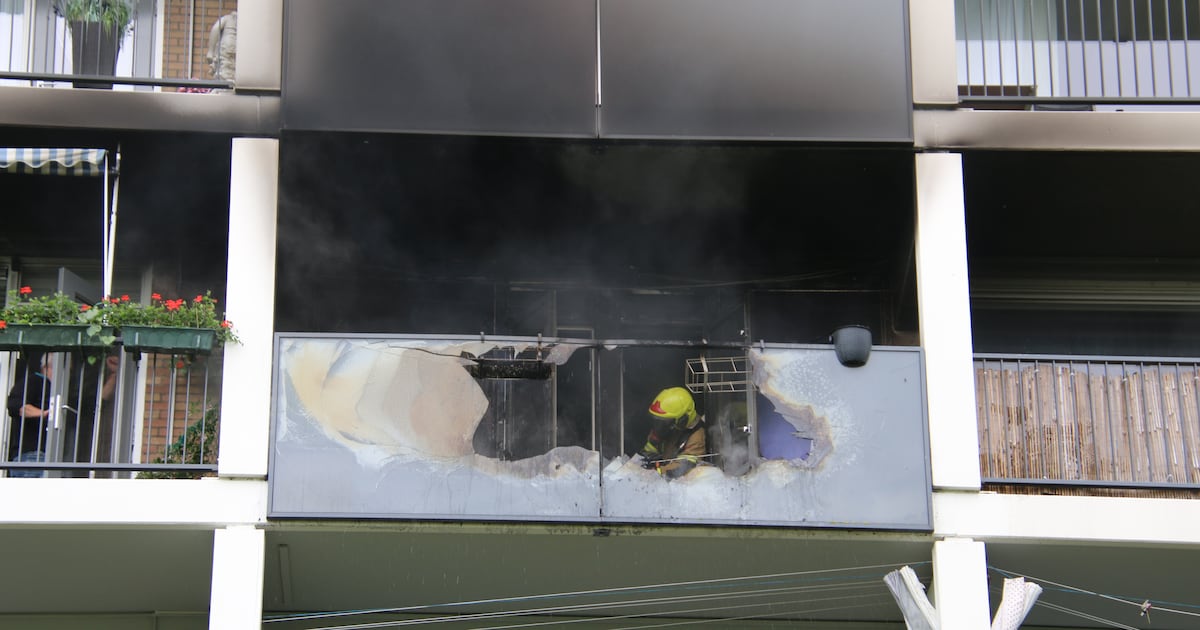 Appartement verwoest door felle uitslaande brand in Hellevoetsluis