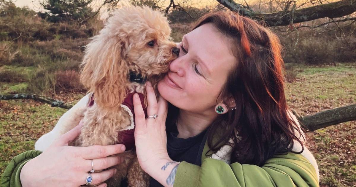 Lilly (36) slaapt in park om haar Nugget te vinden: ‘Elke ochtend besef dat hij er niet is’