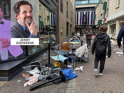 Honderden mensen lagen in de rij voor een wegwerphorloge met een productiewaarde van een paar euro