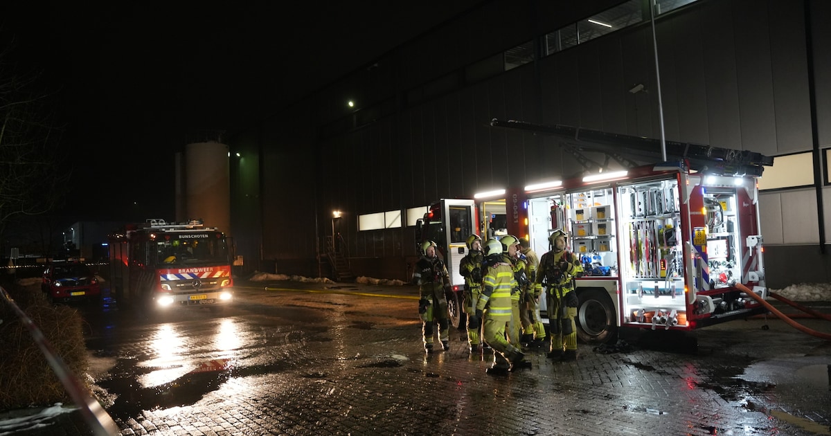 Lopende band van oven in brand bij bakkerij Boboli in Bunschoten: medewerkers geëvacueerd