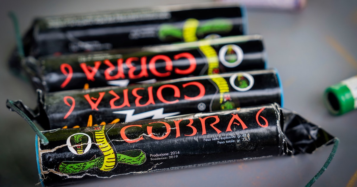 Politie vindt 573 kilo illegaal vuurwerk in woning in Hellevoetsluis, 33-jarige bewoner aangehouden