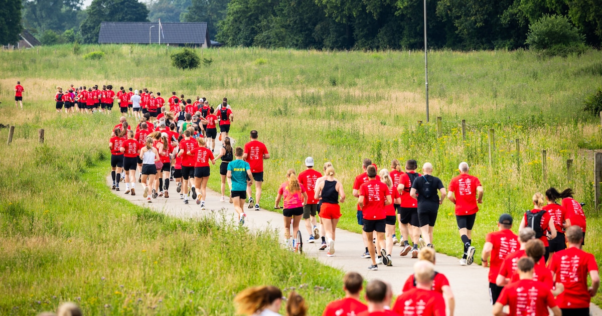 In beeld: 600 deelnemers halen geld op bij eerste Vechtgenotenloop voor het goede doel
