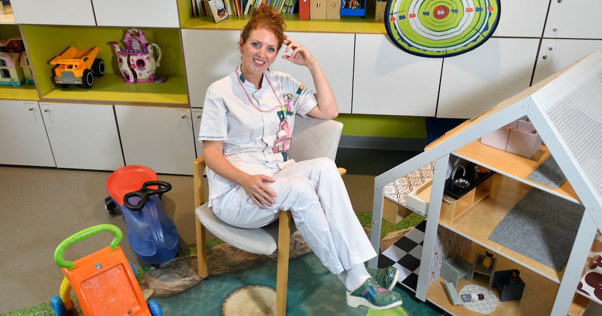 Kinderverpleegkundige Marissa (36) laat patiëntjes lachen met K3, knutselwerk en badeendjes