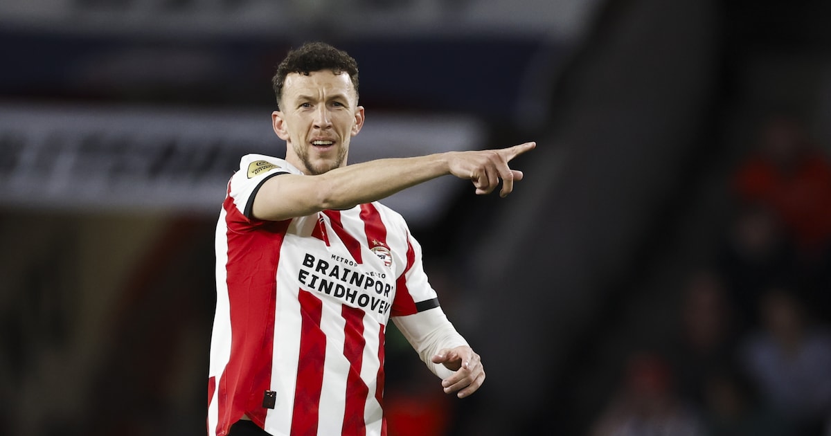 Bosz mist bij PSV na opvallende actie niet vijf, maar zes spelers tegen ...