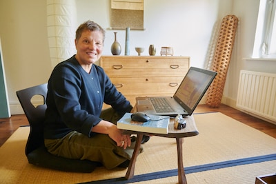 Anne Sey schreef een boek over een onbekend stukje Nederlandse geschiedenis in Japan, vanaf een tata