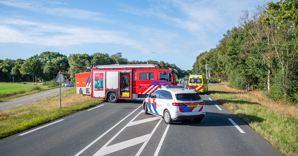Motorrijder ernstig gewond na botsing met automobilist op de N351 bij Nijberkoop