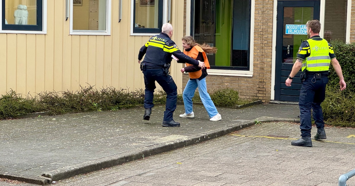 Jongeren spelen Hunted! in Reeuwijk met handhavers