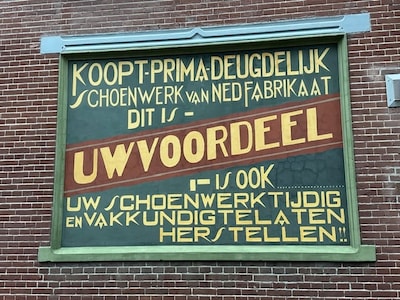 Is het kunst of reclame? Dit Goudse bord is vernieuwd