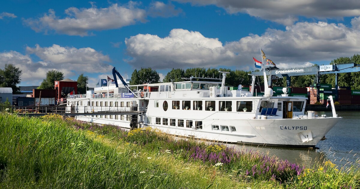 Verblijf asielschip in haven Ridderkerk opnieuw verlengd | Regio | AD.nl
