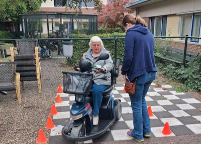 Flipje op Wielen test rijvaardigheden en prijsuitreiking ‘Doortrappen Fietsbingo’