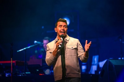 Zomerfeest De Pollen explodeert als Jan Smit op het podium staat (en dat zag er zo uit)